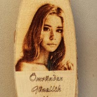 Lazer ahşap resim kazıma örneklerimize bakarak siz de resminizi gönderip sipariş verebilirsiniz. Lazer ahşap resim kazıma örneklerimize bakarak siz de resminizi gönderip sipariş verebilirsiniz.